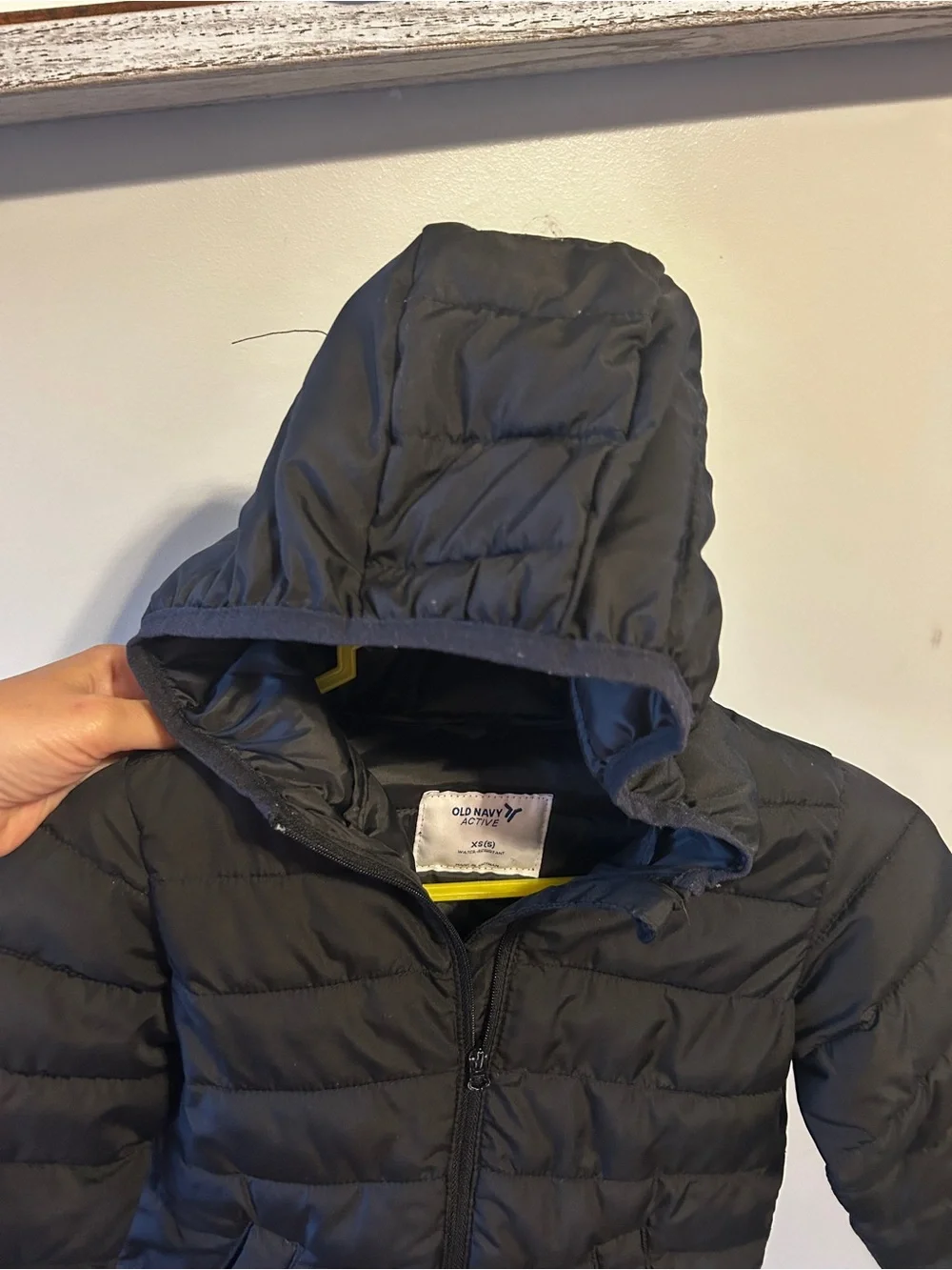 Old Navy Black Hooded Kids Puffer Jacket XS 5
